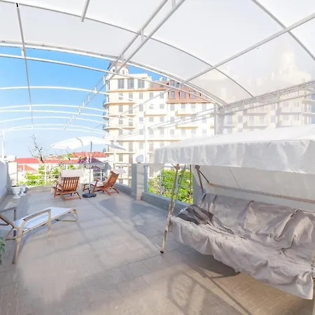 Апартаменти Sabaneev Terrace *