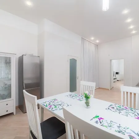 Апартаменти Sabaneev Terrace